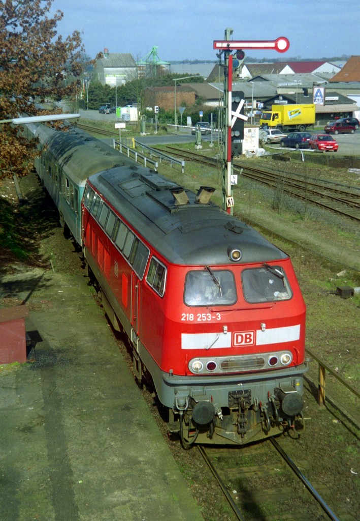 218 253 mit RB 25173 (Soltau–Hannover) am 21.03.2000 in Schwarmstedt