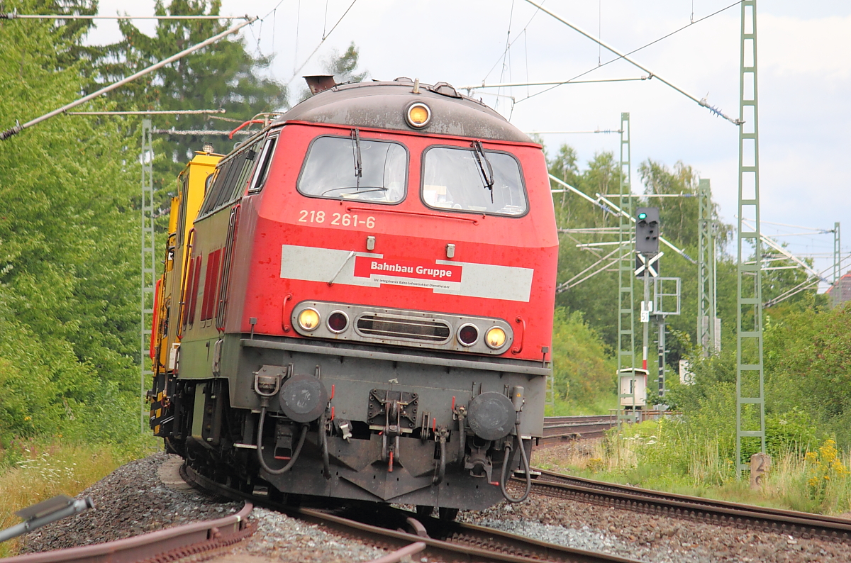 218 261-6 DB Bahnbaugruppe bei Redwitz/ Rodach am 28.07.2012. 