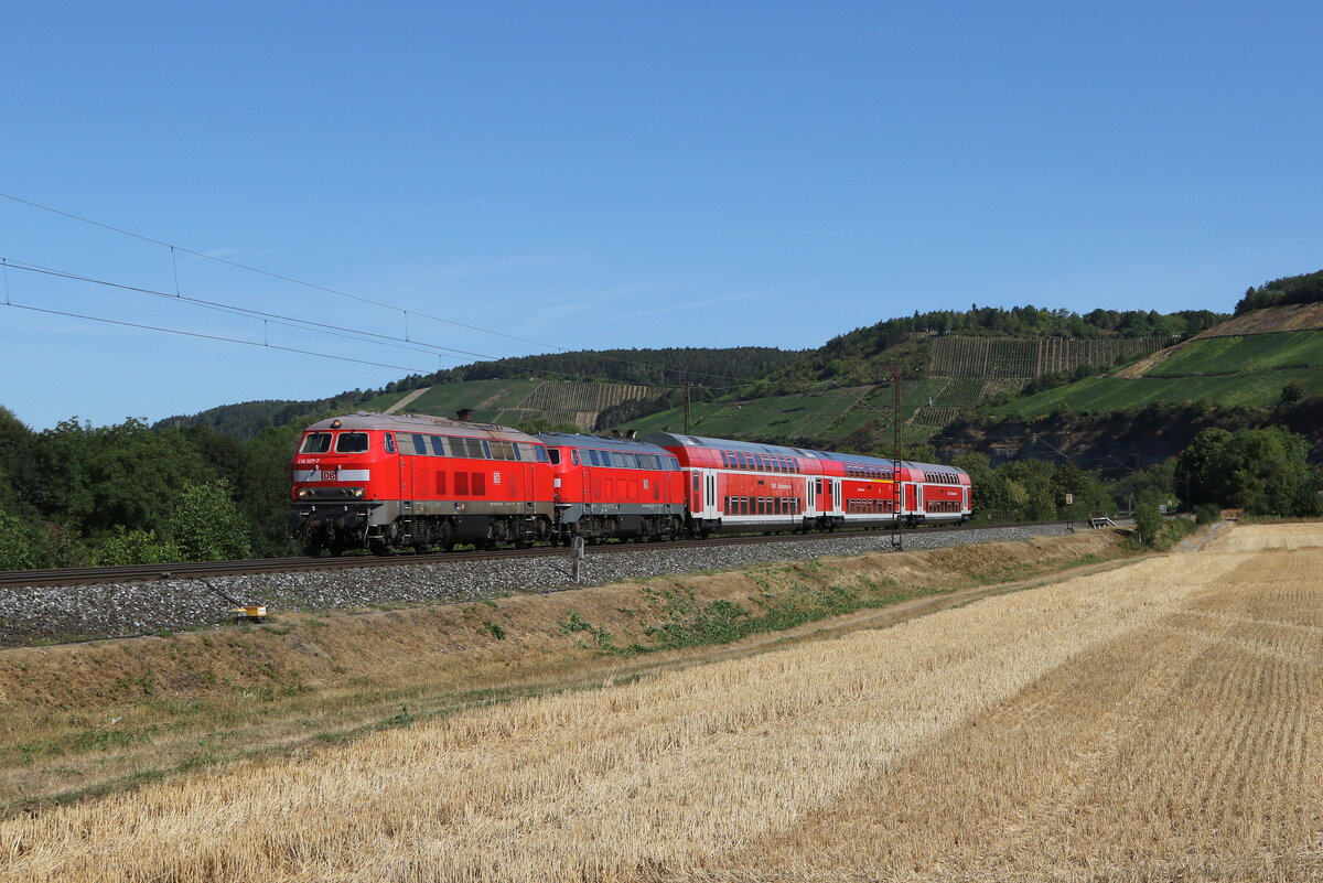218 307 & 218 430 mit dem  BR-Radlzug  aus Gemünden kommend am 7. August 2022 bei Himmelstadt.