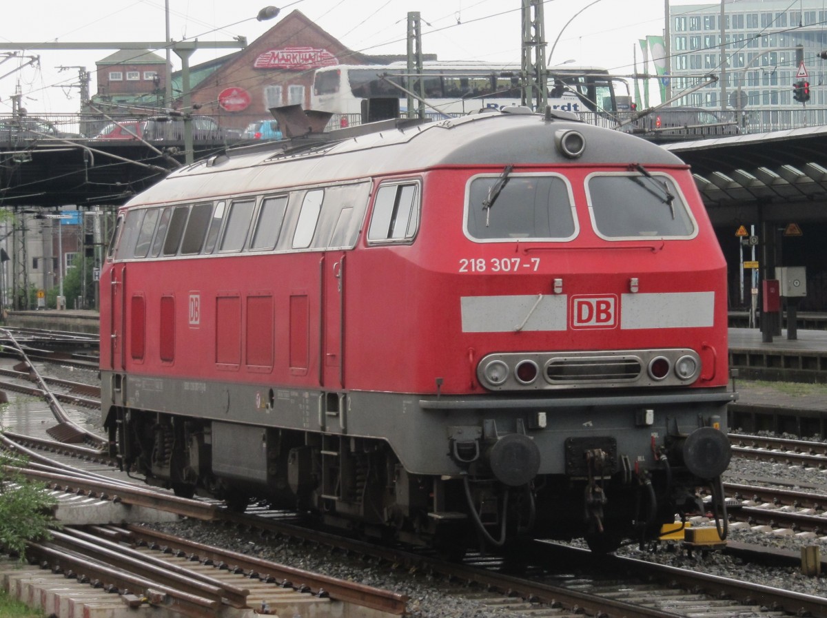 218 307-7 am 9.5.2014 im Hbf. Hamburg