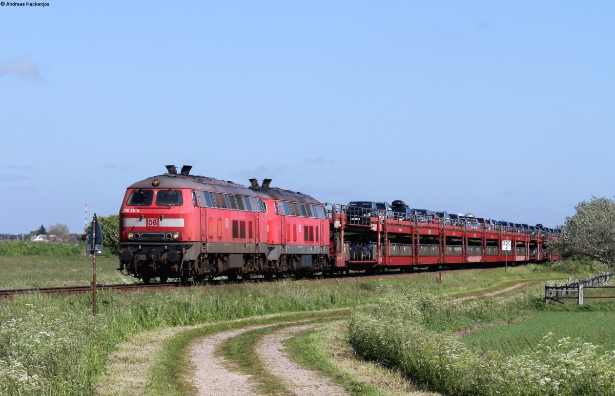 218 311-9 und 218 386-1 mit dem AS 1442 (Niebüll-Westerland(Sylt)) bei Morsum 6.6.15