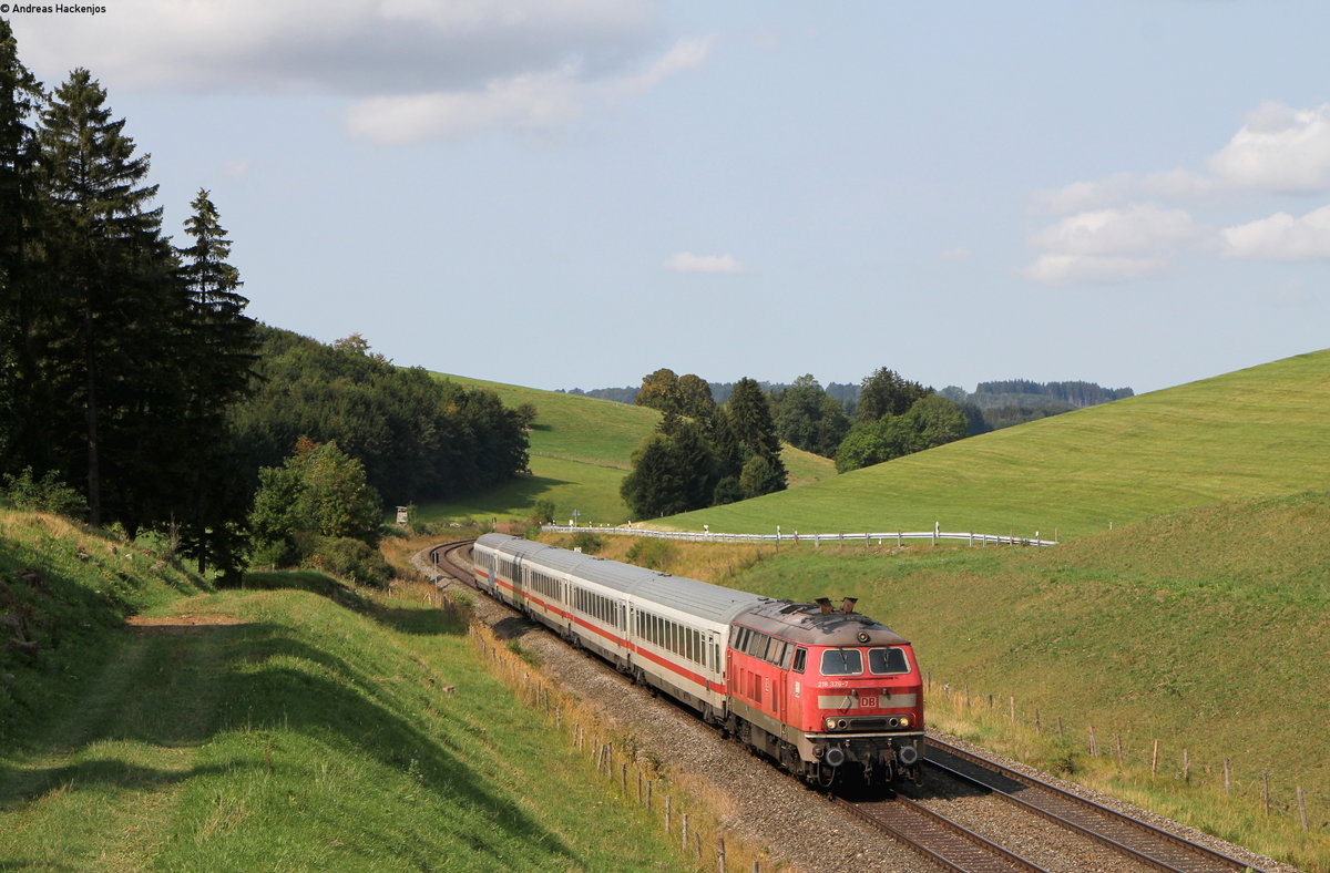 218 326-7 mit dem IC 2084  Nebelhorn  (Oberstdorf-Augsburg Hbf) bei Günzach 28.8.18