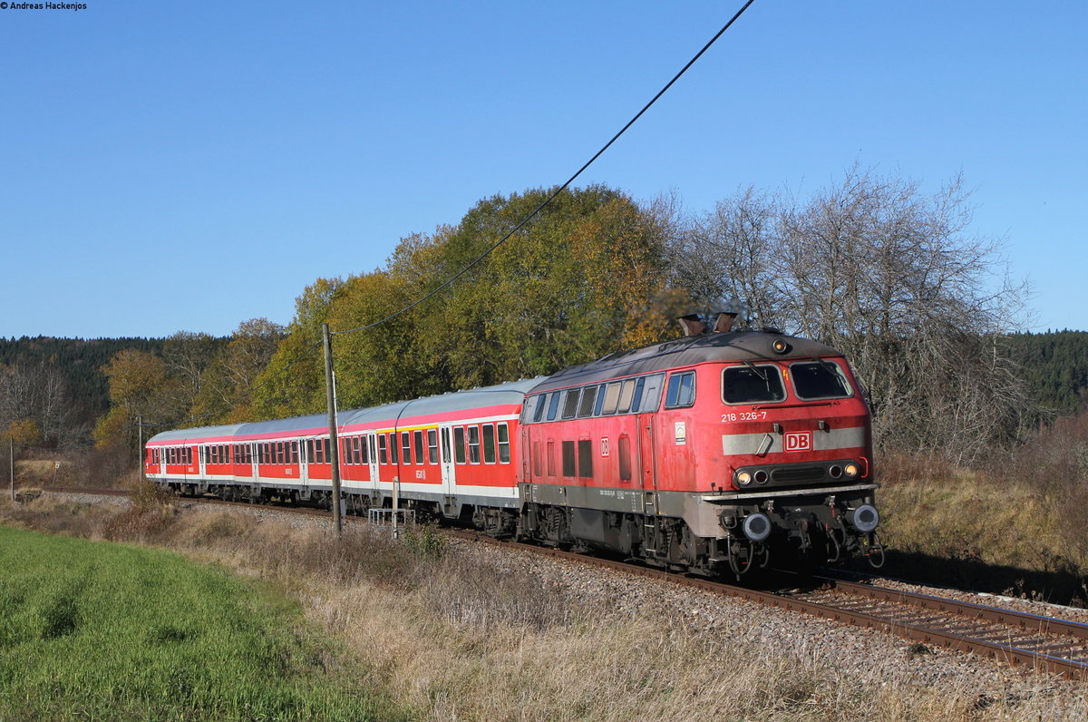 218 326-7 mit dem RE 22311 (Trossingen-Neustadt(Schwarzw)) bei Unadingen 31.10.17