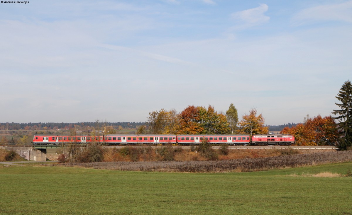 218 326-7 mit dem RE 22304 (Neustadt(Schwarzw)-Rottweil) bei Deißlingen 24.10.15