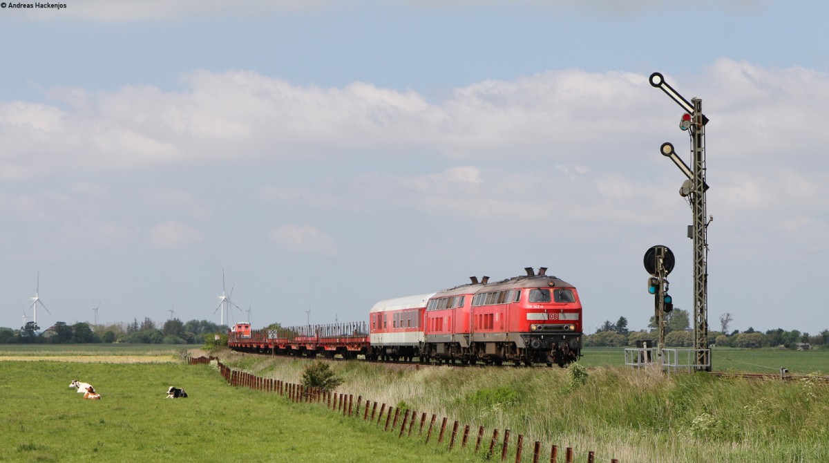 218 342-4 und 218 385-3 mit dem AS 1433 (Westerland(Sylt)-Niebüll) bei Lehnshallig 29.5.14