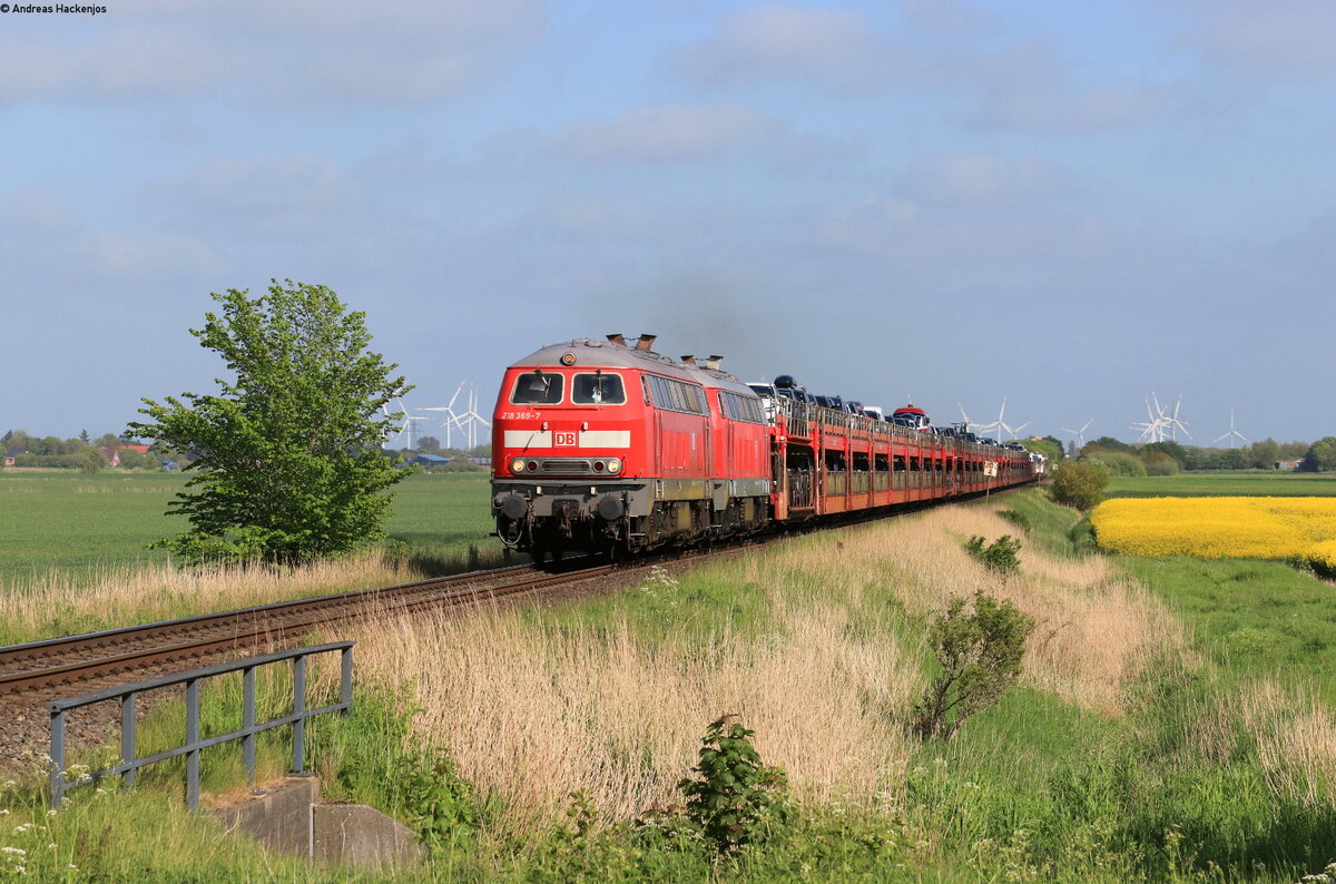 218 369-7 und 218 832-4 sowie 628 540-6 mit dem AS/D 1448 (Niebüll/Bredstedt-Westerland(Sylt)) bei Lehnshallig 29.5.21