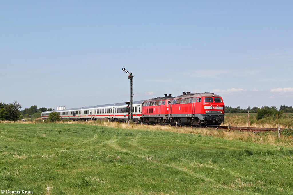 218 376 + 218 380 mit IC 2315 am 21.07.2014 bei Lindholm.