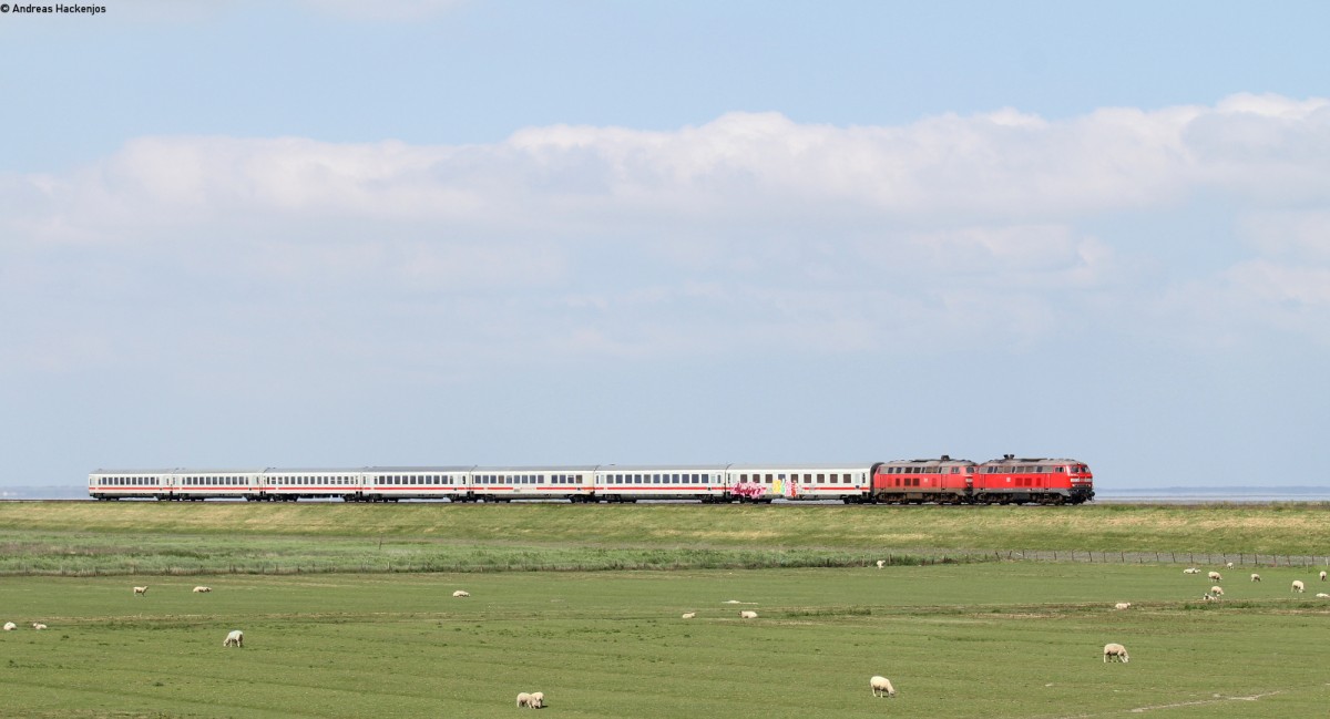 218 376-2 und 218 345-2 mit dem IC 2193 (Westerland(Sylt)-Göttingen) bei Klanxbüll 29.5.14