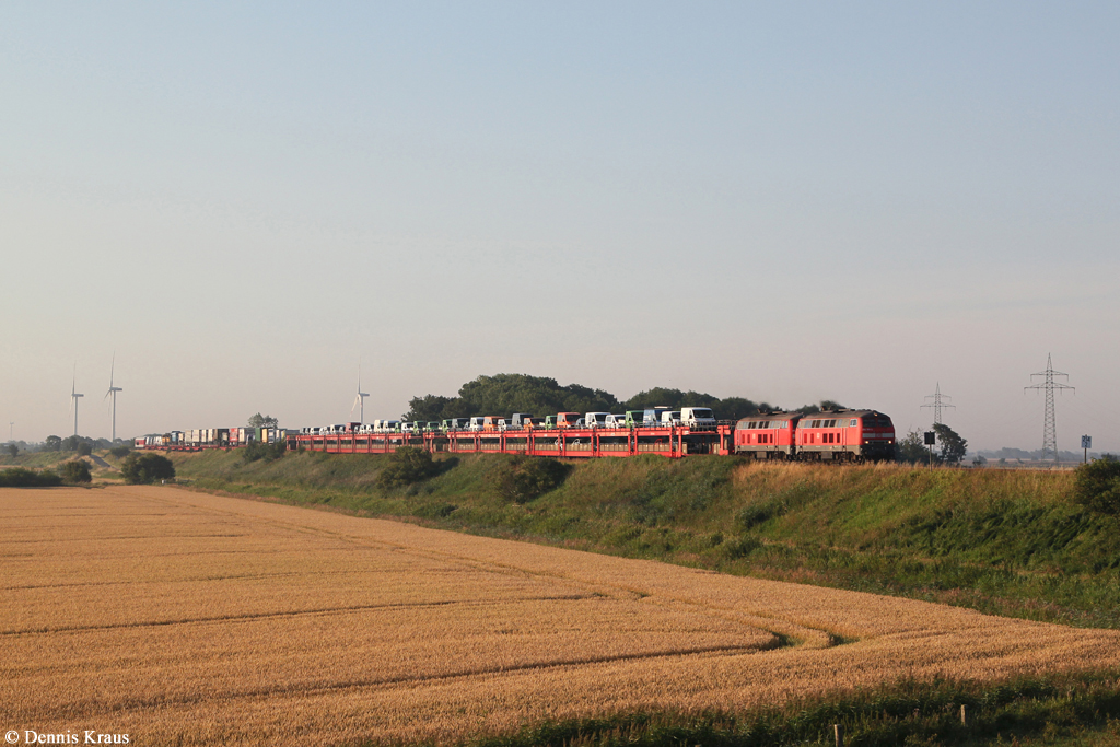 218 381 + 218 362 mit einem Sylt Shuttle am 22.07.2014 bei Klanxbüll.