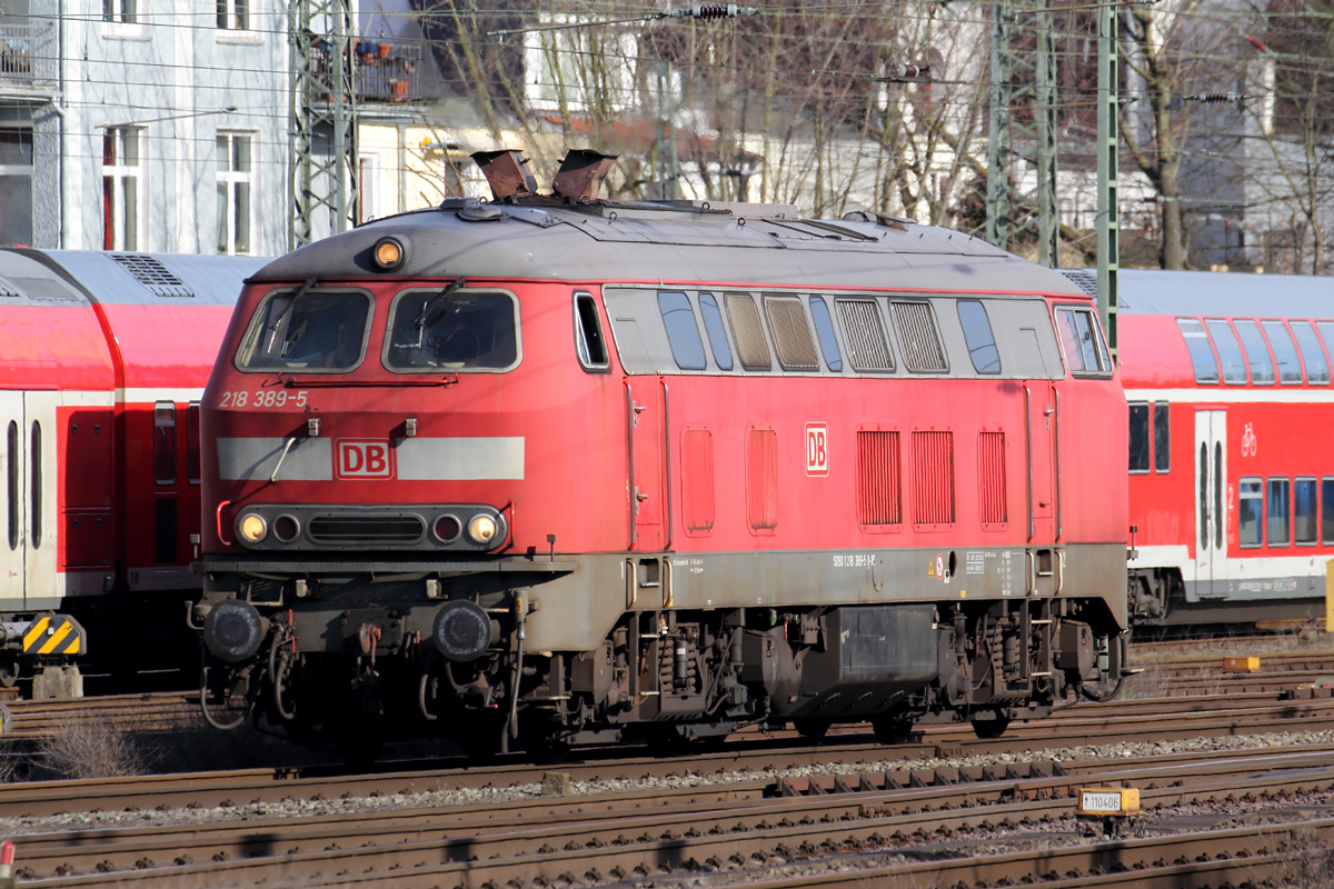 218 389-5 durchfährt Bremen Hbf. 22.3.2017