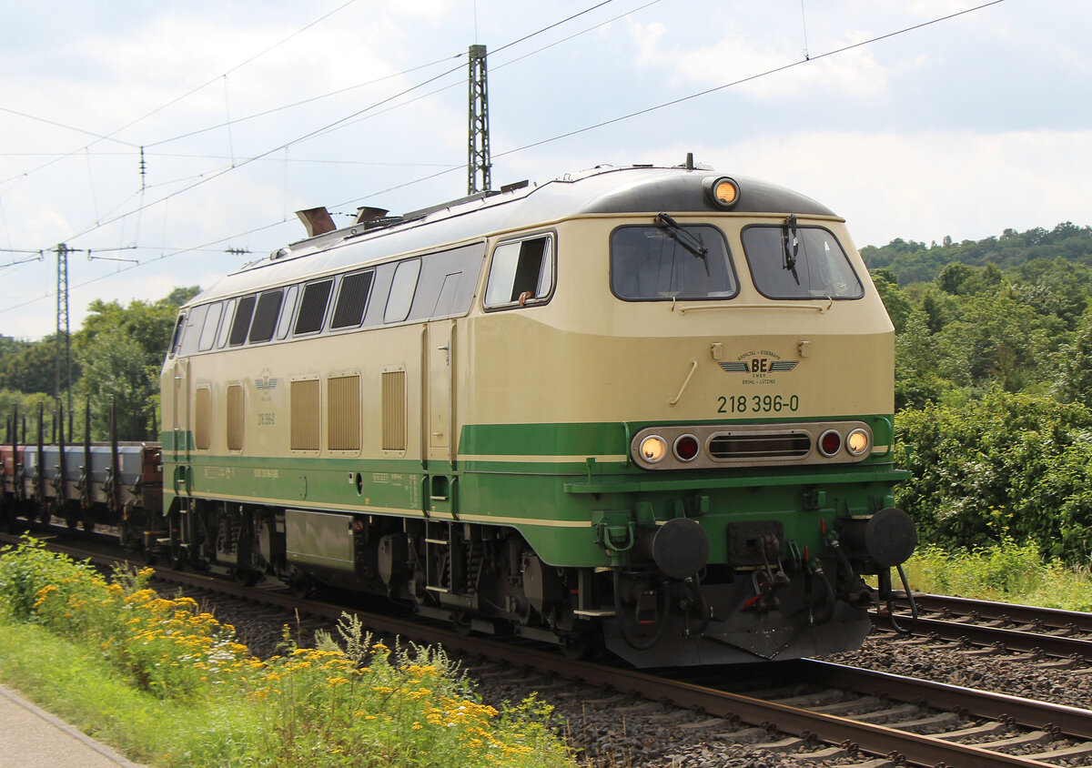 218 396 der Brohltal Eisenbahn bei Mülheim-Kärlich auf der KBS 471 am 27.07.2021
