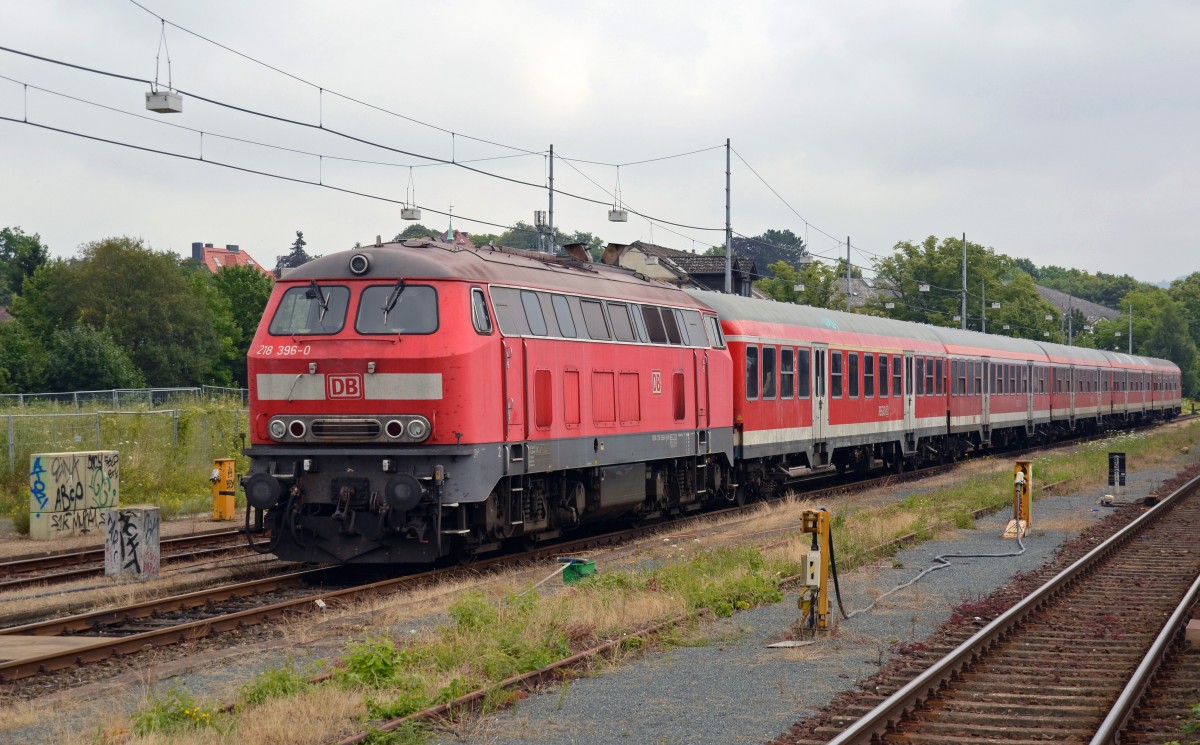 218 396 stand am 26.07.14 mit ihrer Wagengarnitur in Goslar als Reserve abgestellt.