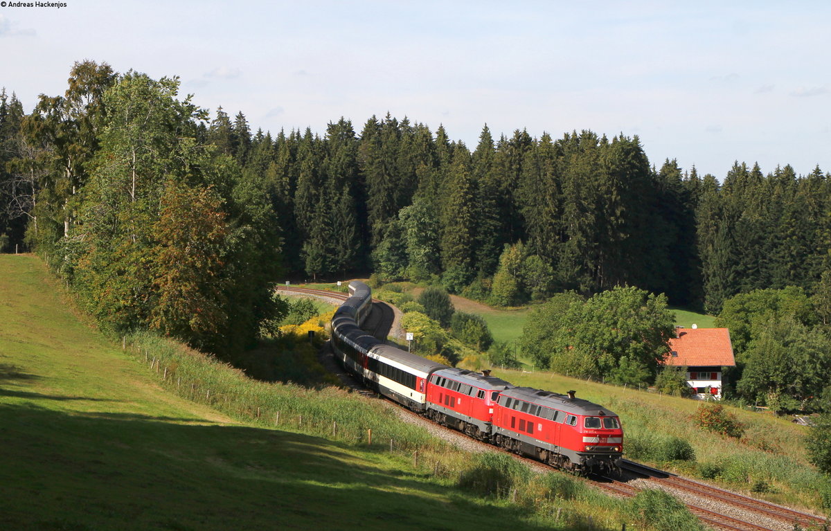 218 403-4 und 218 416-6 mit dem EC 195 (Zürich HB-München Hbf) bei Harbatshofen 29.8.18