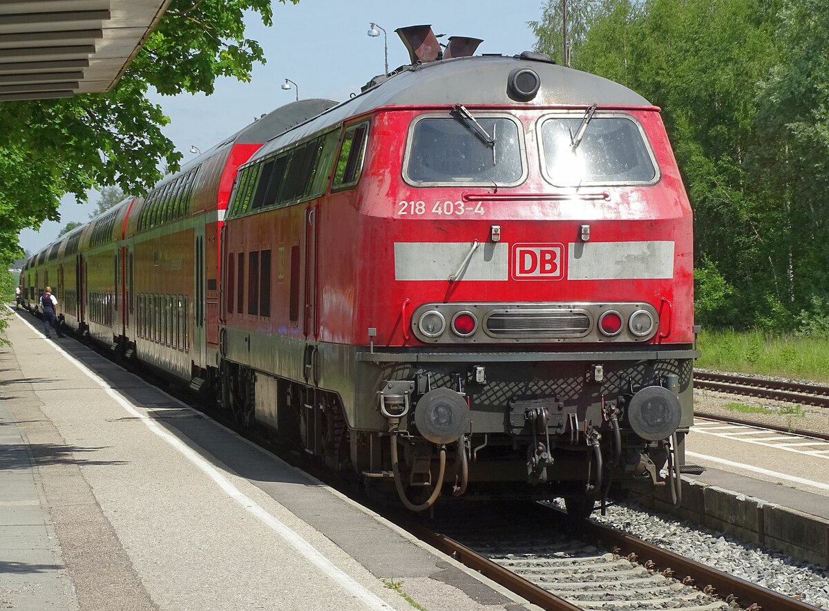 218 403 am 17.06.2022 mit RB40/RB27033 in Dorfen