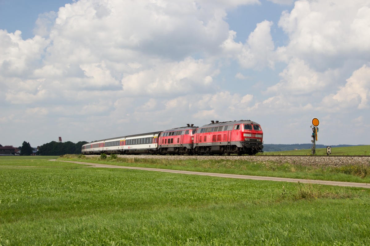 218 404-2 & 218 445-5 mit dem EC 193 (Zürich HB - München Hbf) in Sontheim (Schwab) am 24.07.14