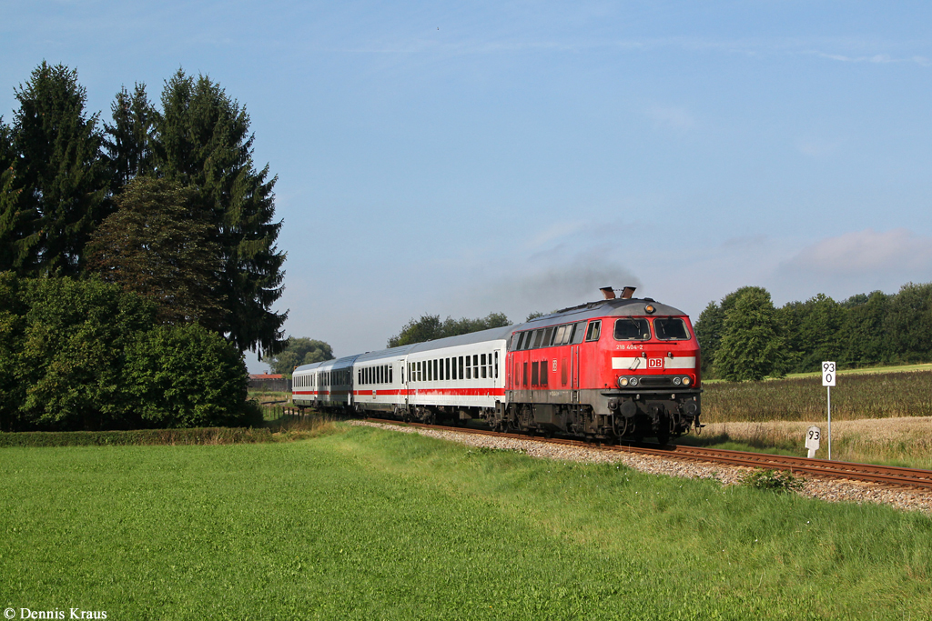 218 404 mit RE 27005 am 02.08.2014 bei Hörbering.