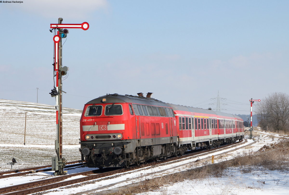218 409-1 mit dem RE 26389 (Villingen(Schwarzw)-Neustadt(Schwarzw)) in Döggingen 20.3.18