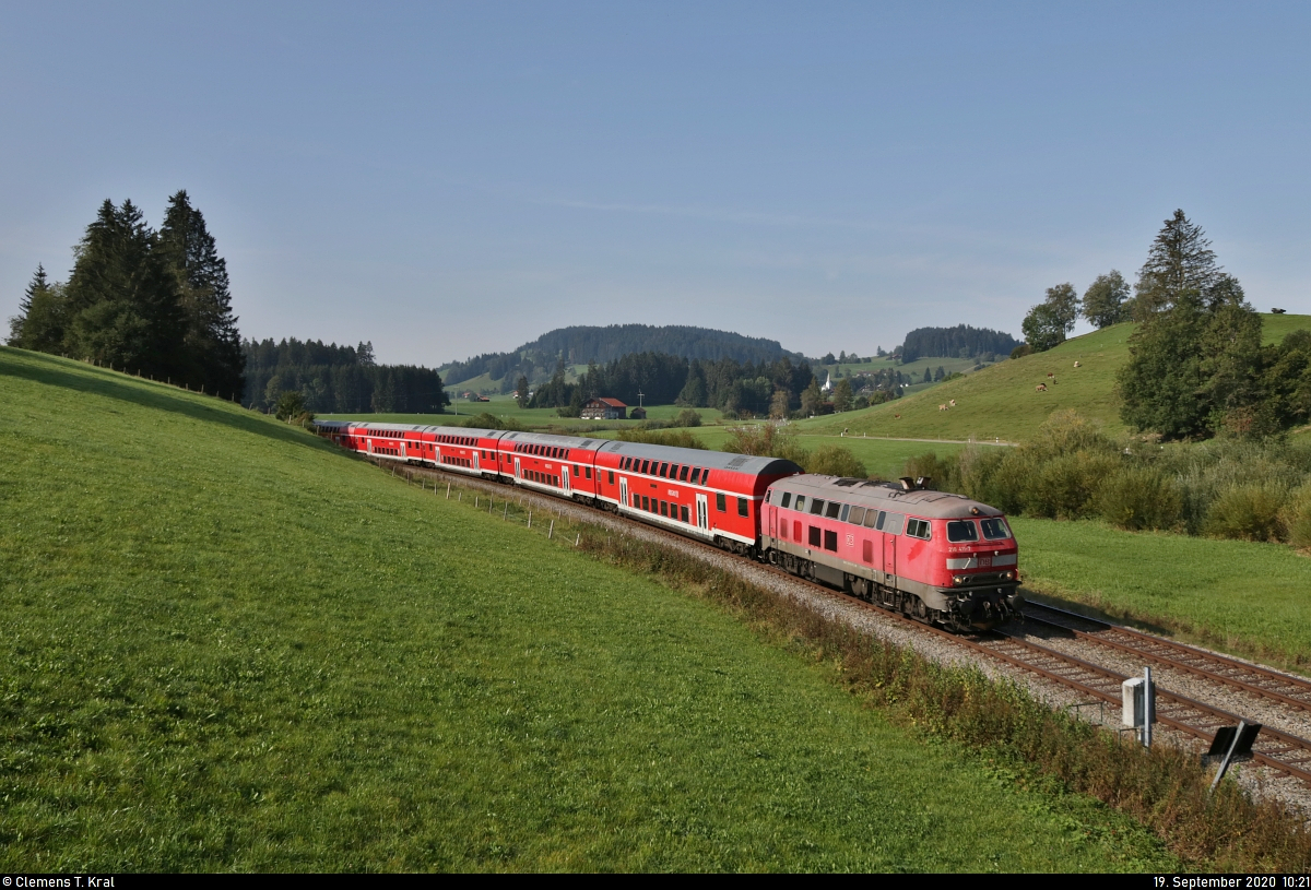 218 411-7 unterwegs bei Weißenbachmühle (Oberstaufen).

🧰 DB Regio Bayern
🚝 RE 57392  Radexpress  München Hbf Gl.27-36–Lindau Hbf [+10]
🚩 Bahnstrecke München–Lindau (Allgäubahn (Bayern) | KBS 970)
🕓 19.9.2020 | 10:21 Uhr