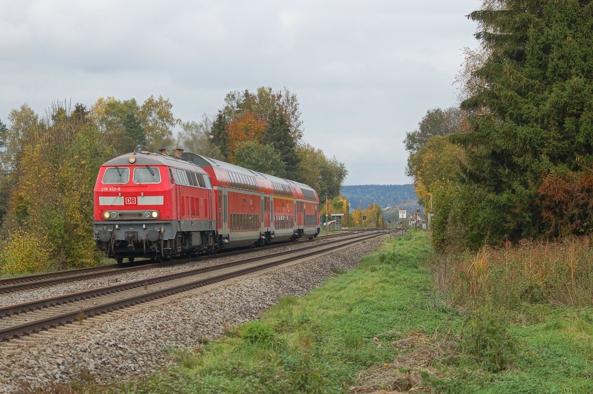218 412-5 mit IRE, Stuttgart Hbf - Lindau Hbf, in Schweinhausen. 23.10.2015