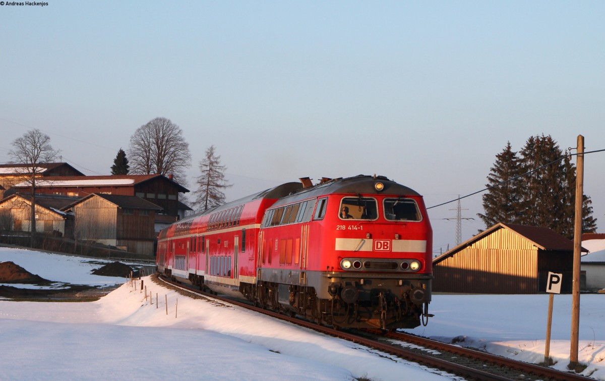 218 414-1 mit dem RE 57512 (München Hbf-Füssen) bei Seeg 9.3.16