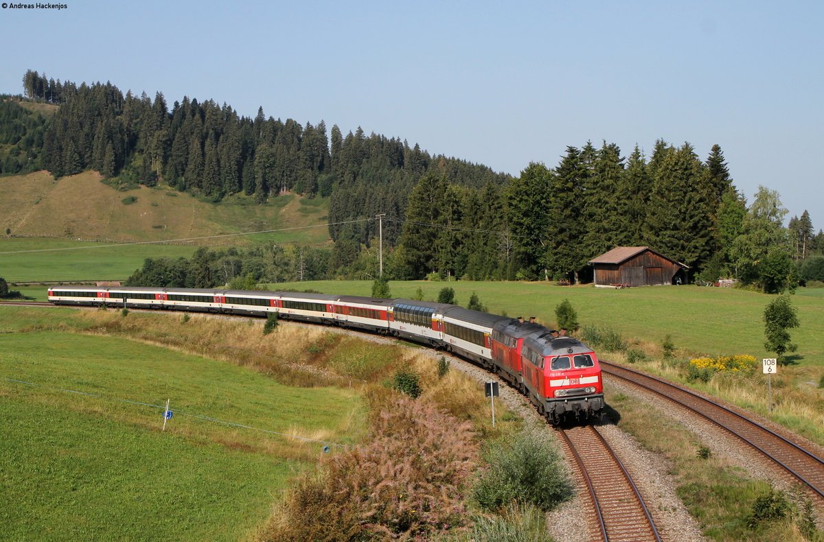 218 416-6 und 218 428-1 mit dem EC 191 (Basel SBB-München Hbf) bei Harbatshofen 21.8.18