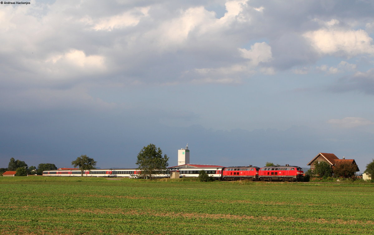 218 416-6 und 218 498-4 mit dem EC 192 (München Hbf-Basel SBB) bei Tannheim 8.8.16