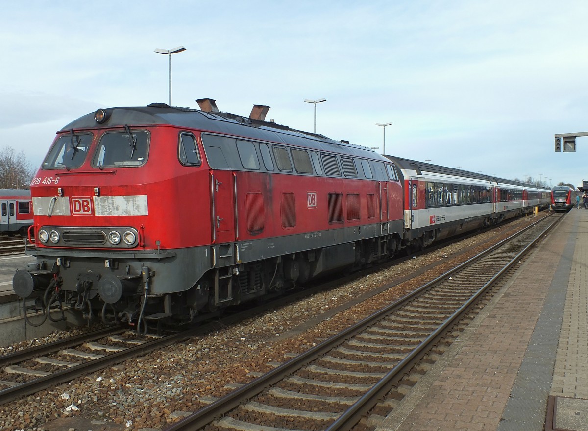 218 416 mit EC 194 am 08.02.2014 in Buchloe.