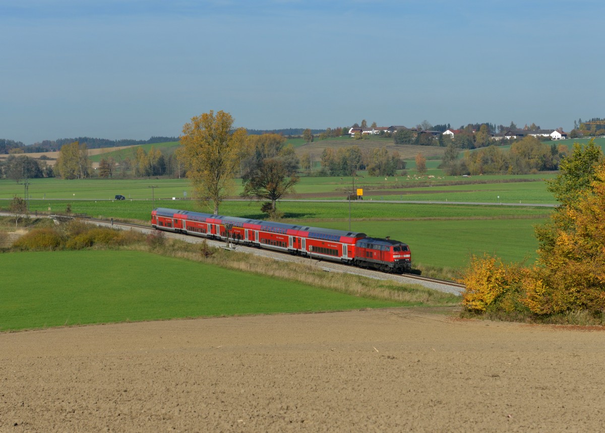 218 416 mit einer RB nach Mhldorf am 26.10.2013 bei Weidenbach.
