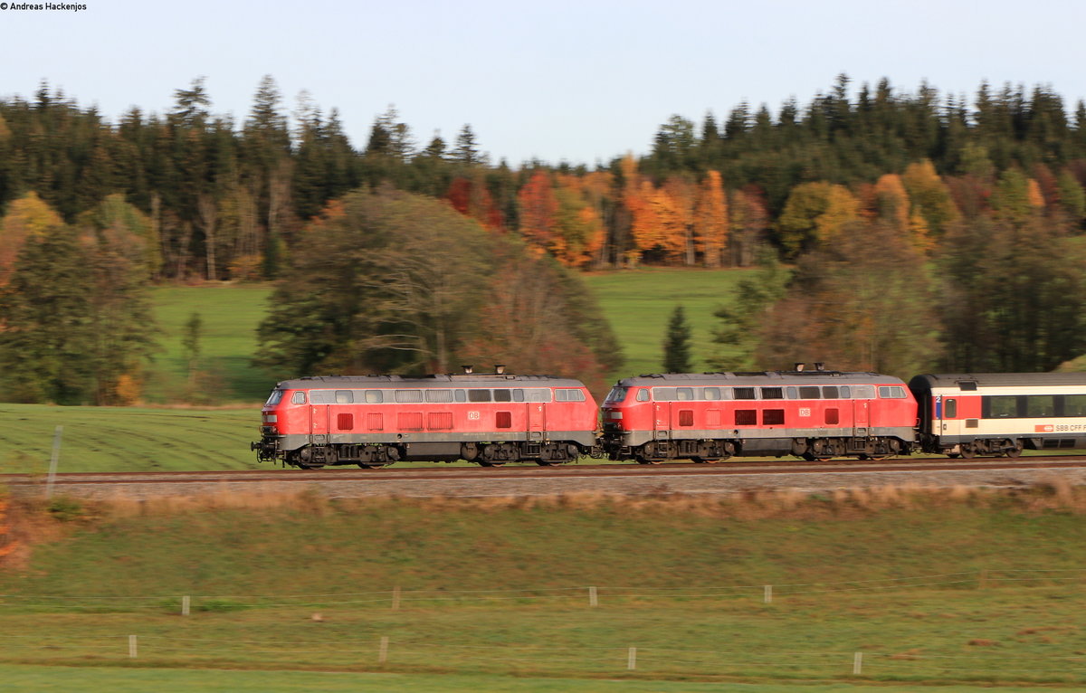 218 419-0 und 218 463-8 mit dem EC 196 (München Hbf-Zürich HB) bei Harbatshofen 25.10.20