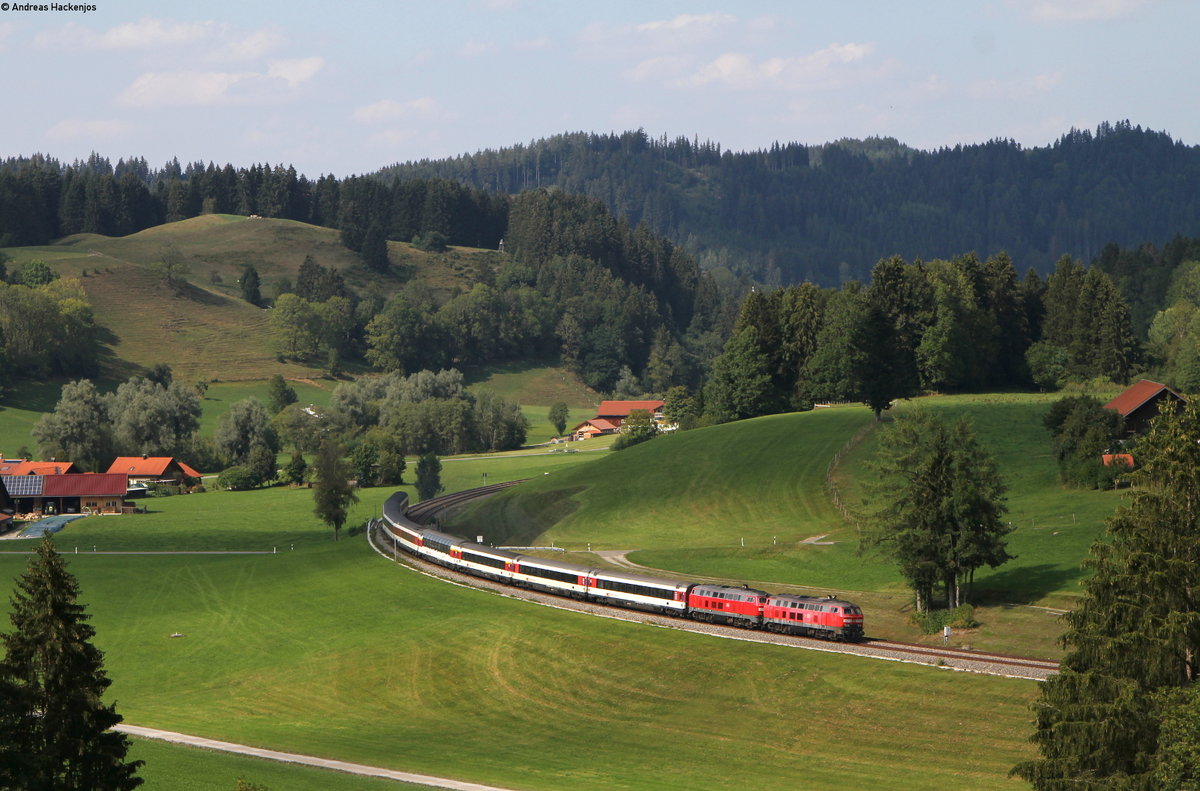 218 422-4 und 218 419-0 mit dem EC 195 (Zürich HB-München Hbf) bei Obertalhofen 21.8.19