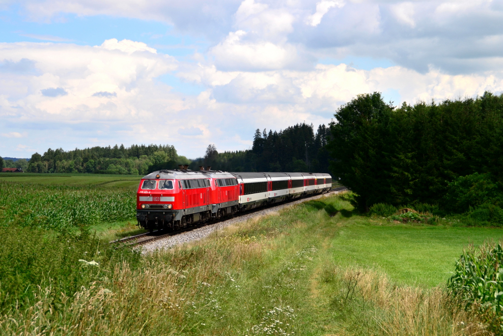 218 423 + 218 xxx mit EC 194 München Hbf - Zürich HB am 29.07.2016 bei Sontheim(Schwab)