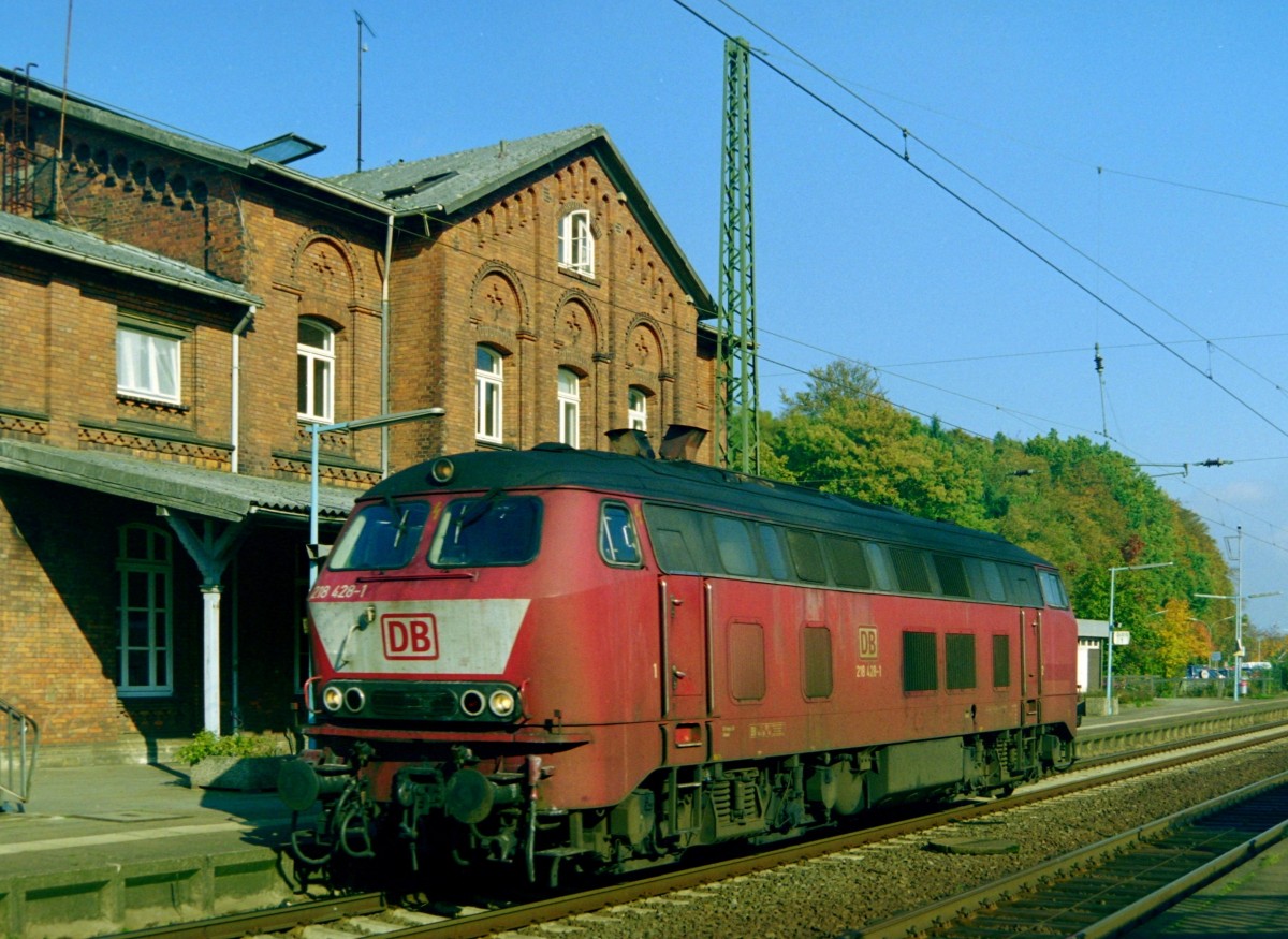 218 428 als Lz Richtung Bremen am 18.10.2000 in Tostedt