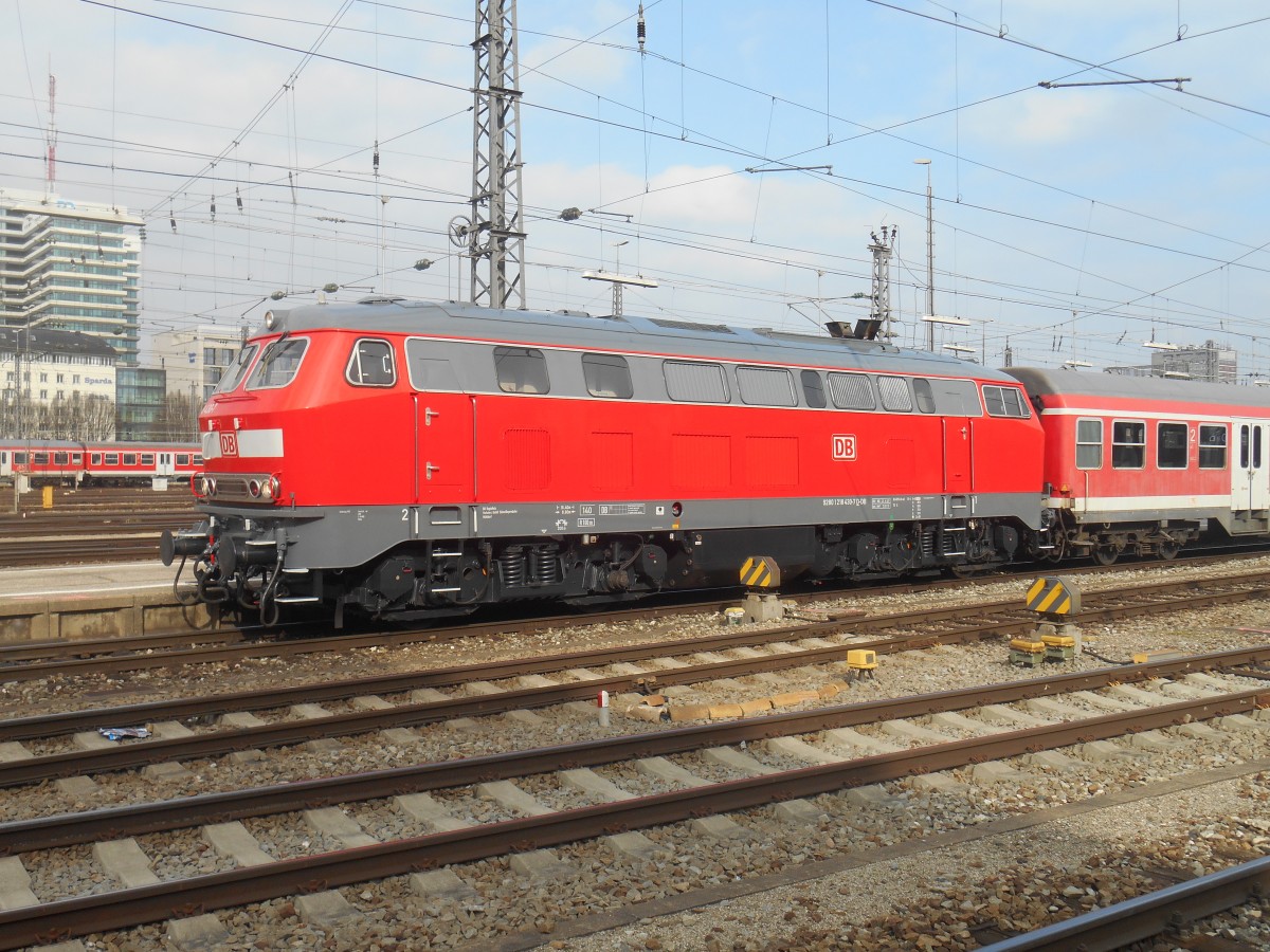 218 430 mit RB nach Mühldorf in München HBF. April 2015
