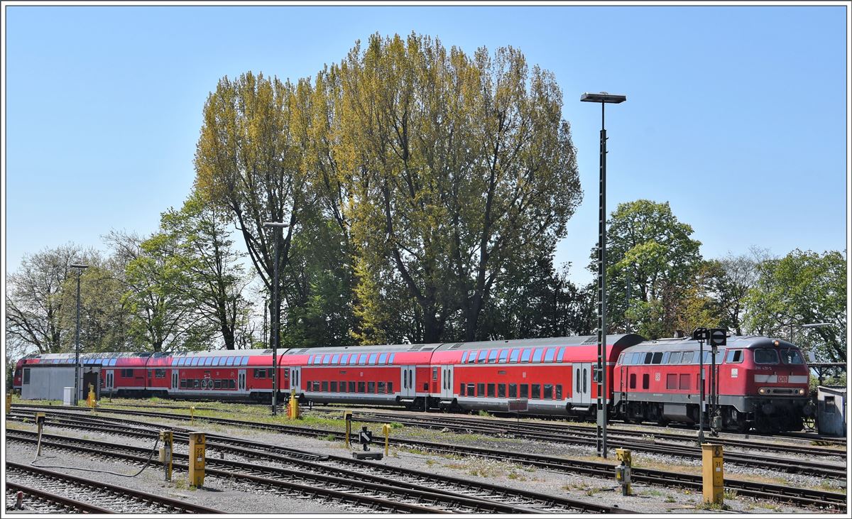 218 431-5 wird neu betankt in Lindau Hbf. (24.04.2017)