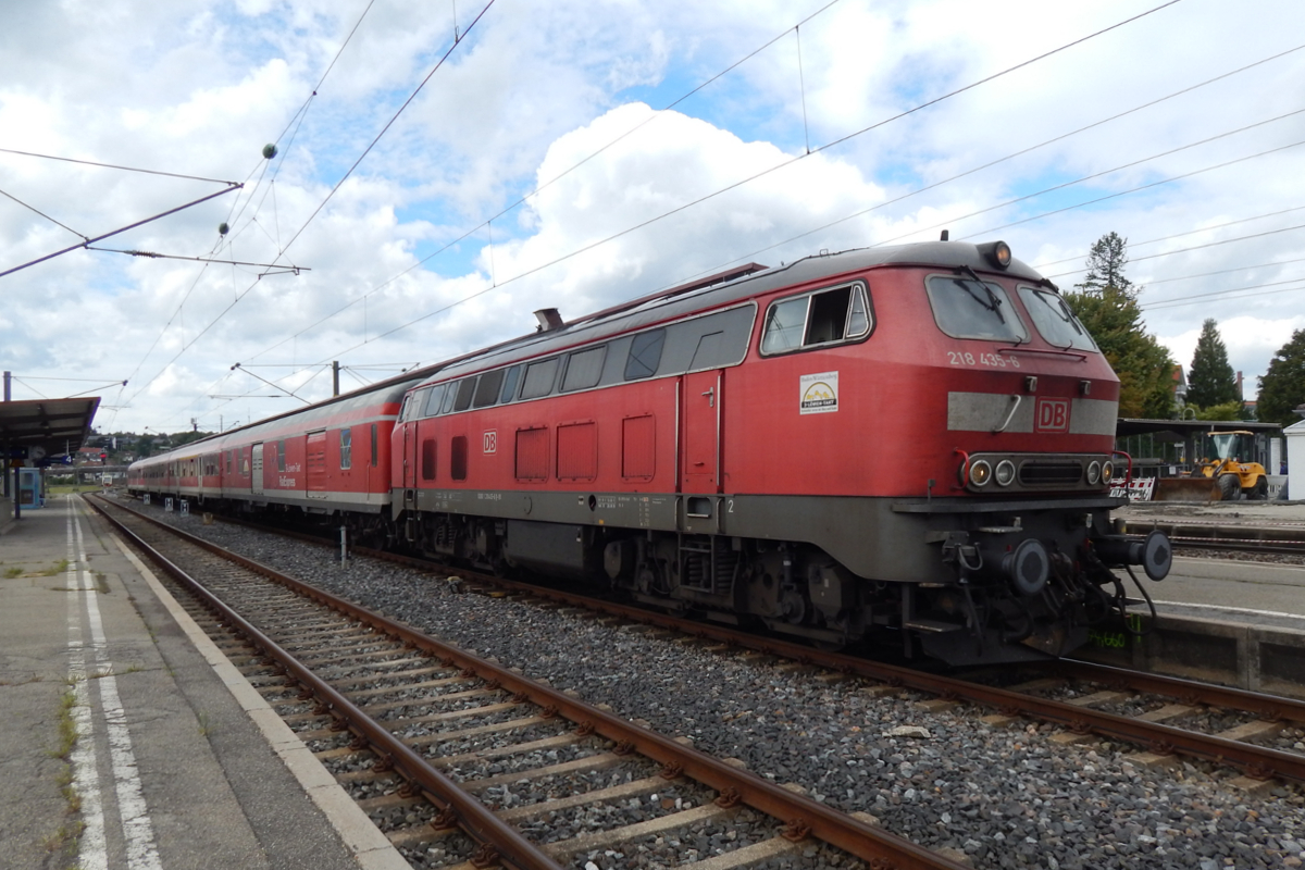 218 435-6 mit dem IRE 3213 (Neustadt(Schwarzw) - Donaueschingen) in Donaueschingen, 04.09.17.