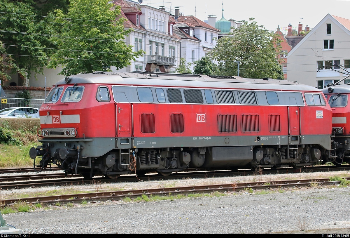 218 436-4 der Südostbayernbahn (SOB) (DB Regio Bayern) ist in Lindau Hbf abgestellt.
[11.7.2018 | 13:05 Uhr]
