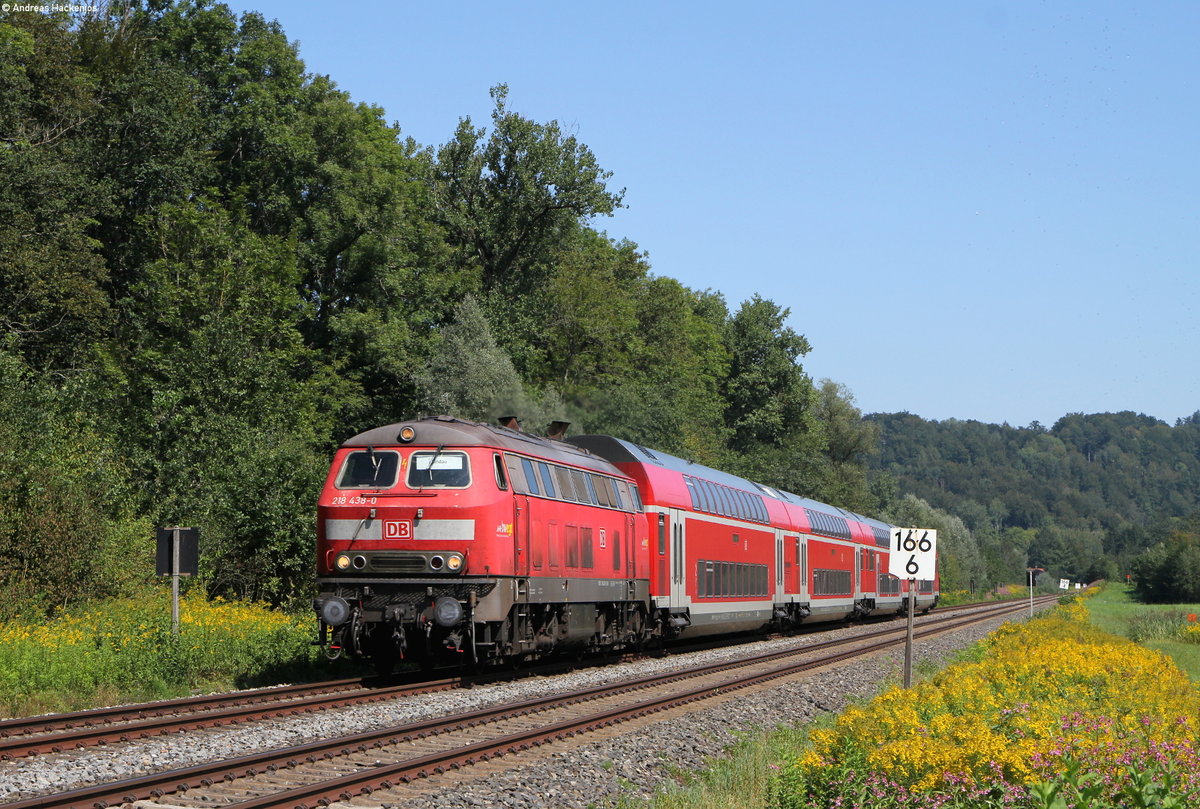 218 438-0 mit dem RE 4215 (Stuttgart Hbf-Lindau Hbf) bei Mochenwangen 31.8.19