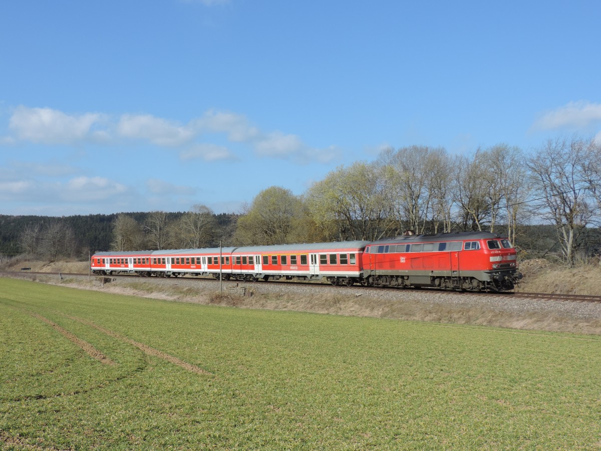 218 439 mit dem RE Rottweil - Neustadt in Unadingen am 16/03/2014.