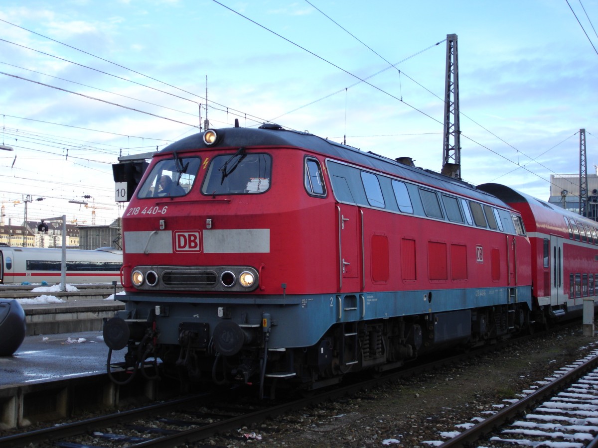 218 440-6 DB AG München Hbf, 04-12-2005
Bahnvideos in Youtube - http://www.youtube.com/user/cortiferroviariamato/videos
 - Auch 103 245 mit CNL Amsterdam-Innsbruck