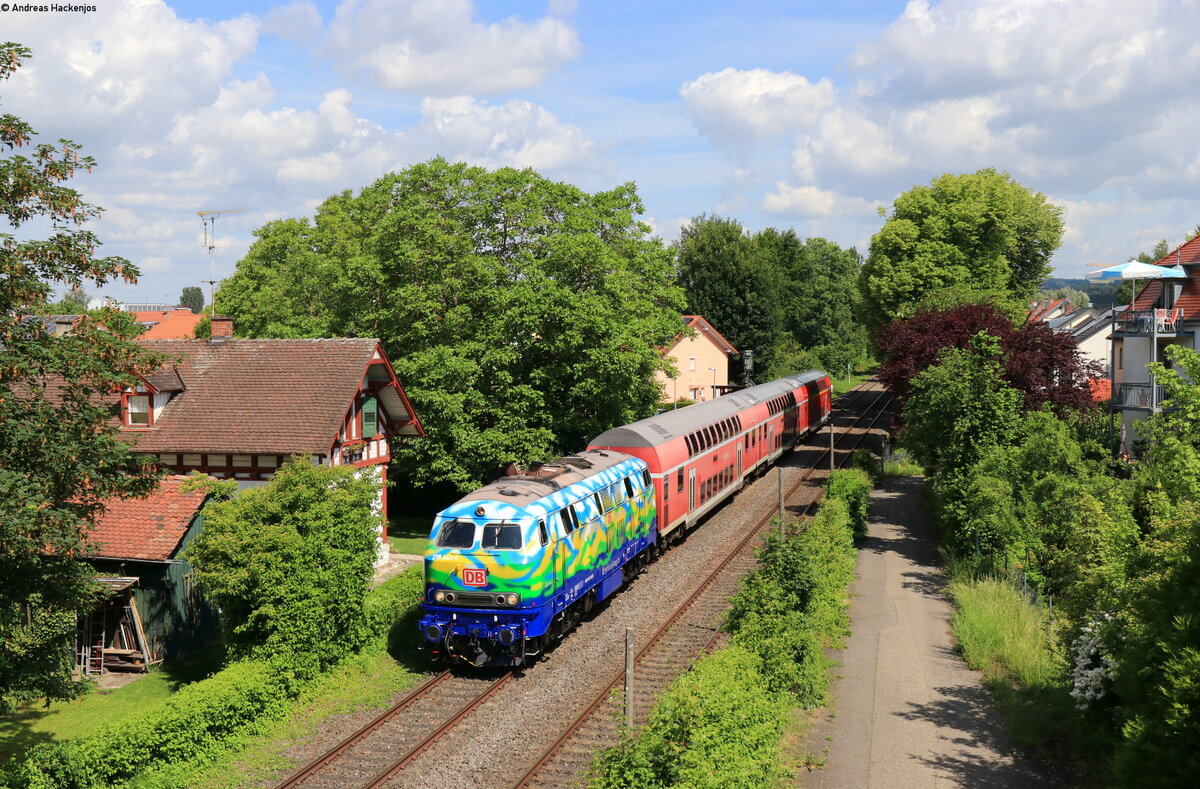 218 443-0 mit dem IRE 22789 (Ulm Hbf - Singen(Htw)) bei Radolfzell 28.5.22
