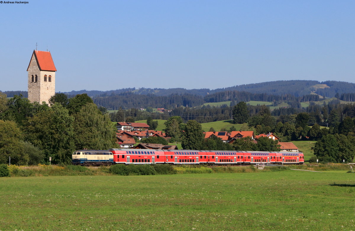 218 446-3 mit dem RE 57392 (München Hbf-Hergatz) bei Immenstadt Stein 9.8.20