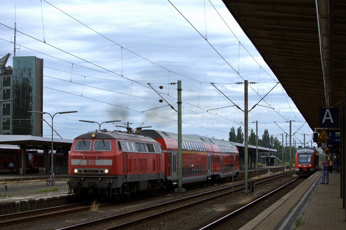 218 448-9 verlsst am 18.08.2013 mit 2 Doppelstockwagen als RB nach Goslar den Braunschweiger HBf. Der lokbespannte Zug kam anlsslich des Streckenjubilums der Strecke Braunschweig-Wolfenbttel (KBS 353) zum Einsatz.