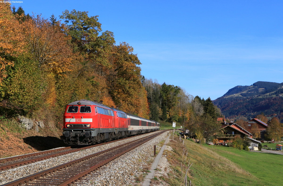 218 452-1 und 218 401-8 mit dem EC 194 (München Hbf-Zürich HB) bei Knechtenhofen 25.10.20