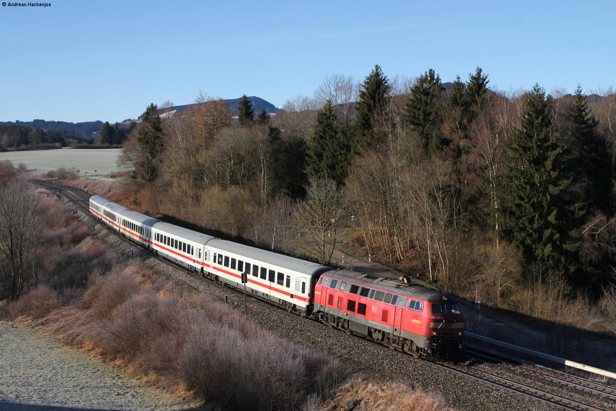 218 456-2 mit dem IC 2084  Nebelhorn  (Oberstdorf-Augsburg Hbf) bei Martinszell 29.12.19