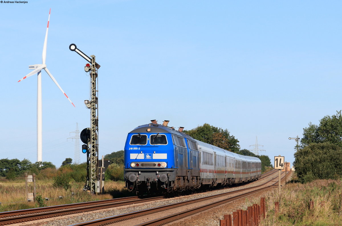 218 458-8 und 218 448-9 mit dem IC 2311 (Westerland(Sylt)-Stuttgart Hbf) am Esig Klanxbüll 1.9.20