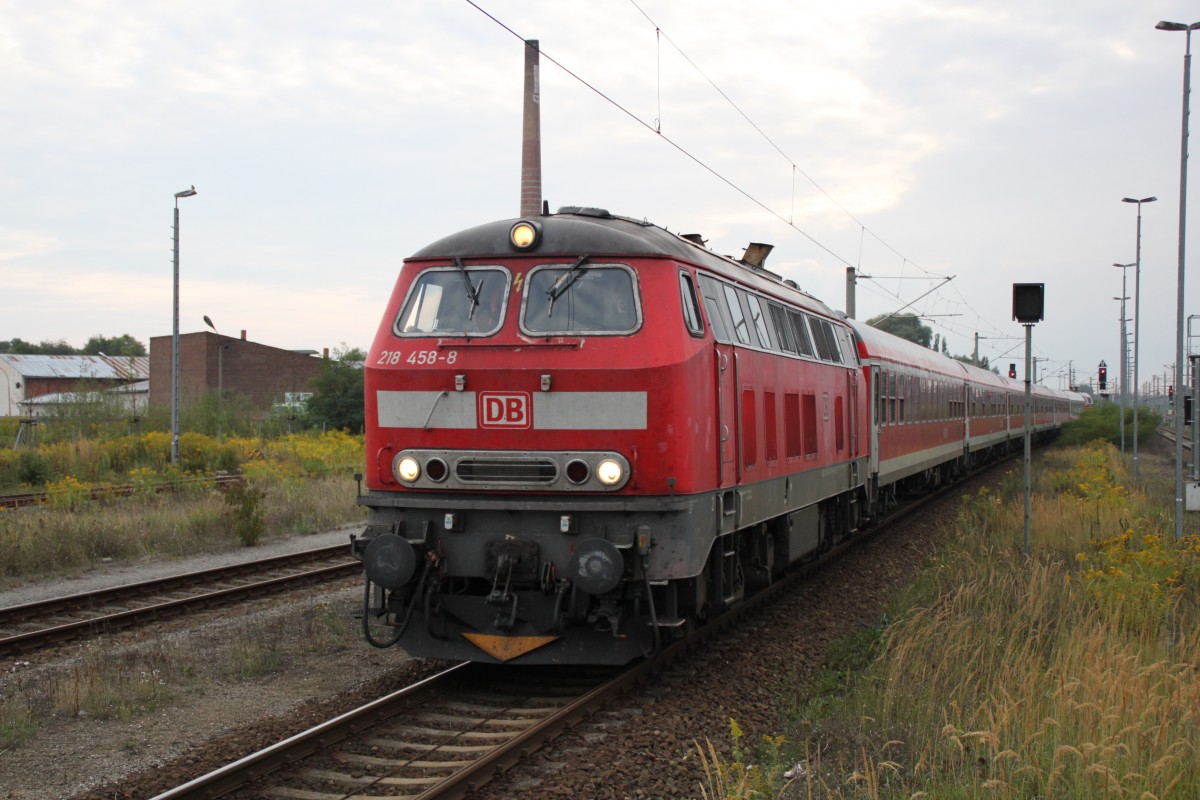 218 458 am 12.9.2013 mit Stammstrecken Shuttle in Rathenow