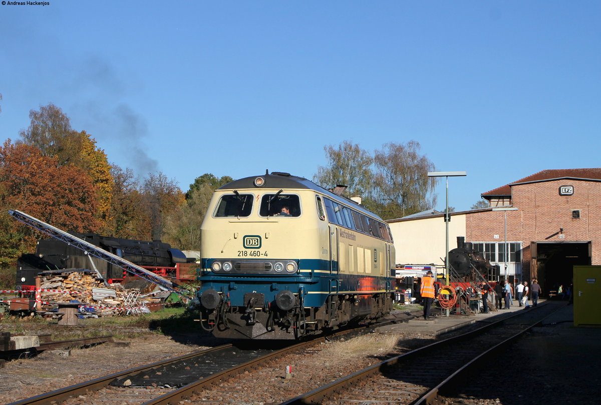 218 460-4 bei den Rottweiler Dampfloktagen 13.10.18. Betreten dieses Bereichs war auf Grund des Festes gestattet