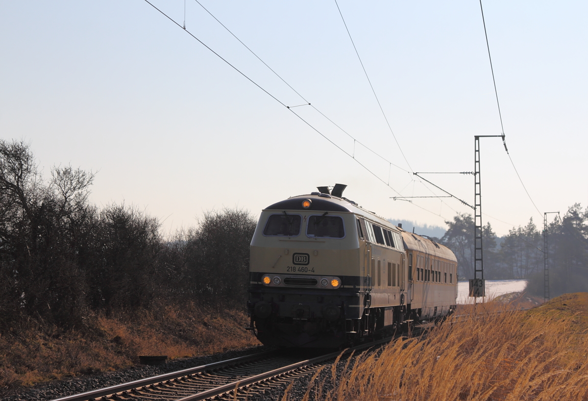 218 460-4 Westfrankenbahn bei Frohnlach am 13.02.2017.