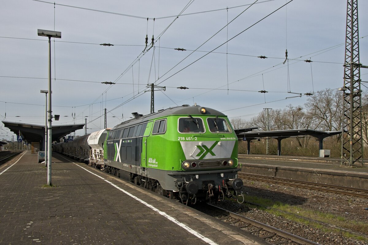 218 461-2 mit einem Bauzug in Wanne-Eickel Hbf (10.04.2023) 
