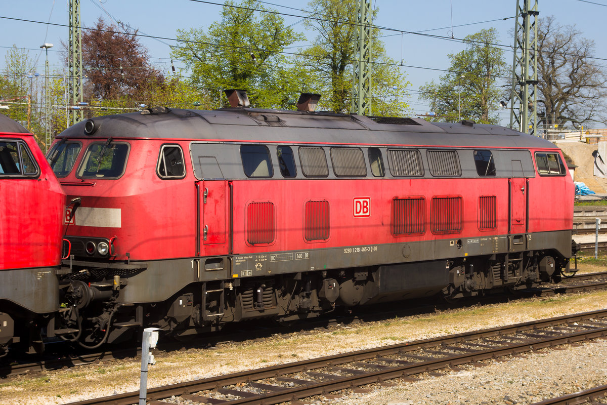 218 465-3 wartet auf den nächsten Einsatz in Lindau. 21.4.18